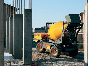 Dieci L3500 2,5m3 hasznos térfogatú, 4 kerék kormányzású betonmixer Önjáró betonmixer 4