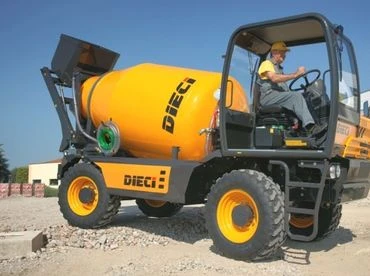 Dieci F7000 5,0m3 hasznos térfogatú, 4 kerék kormányzású betonmixer Önjáró betonmixer 3