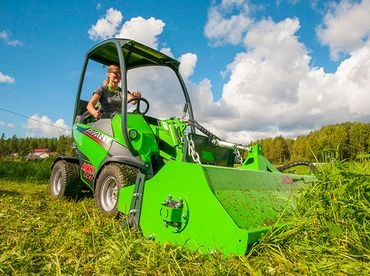 Avant 225 50 l/perc - külső hidraulika!!! univerzális minirakodó 14