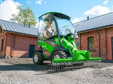 Avant 225 50 l/perc - külső hidraulika!!! univerzális minirakodó 2