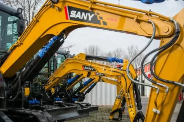 SANY SY50U 5 tonnás gumiláncos kotrógép 8