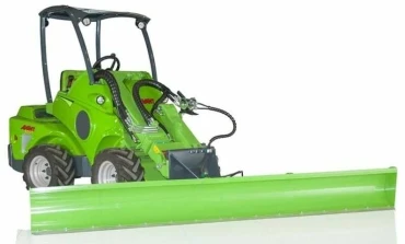 Avant jégpálya karbantartó tolólap 3 méter munkaszélesség hidraulikus szögelfordulás