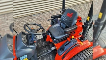 Kioti CX fülke