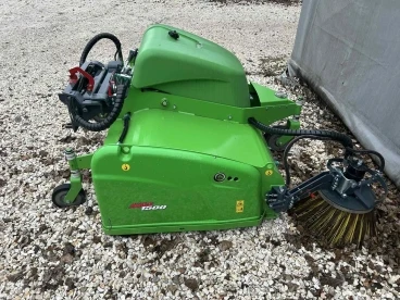 Használt Avant gyűjtős seprőhenger 1500 oldalkefével3