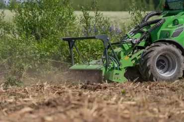 A457772 Erdészeti szárzúzó bozótirtásnál