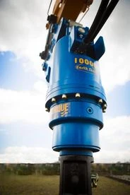 Auger Torque 10000, 12000, 15000 8 tonna feletti kotró-rakodó gépekre ajánlott talajfúró, cölöplehajtó 2